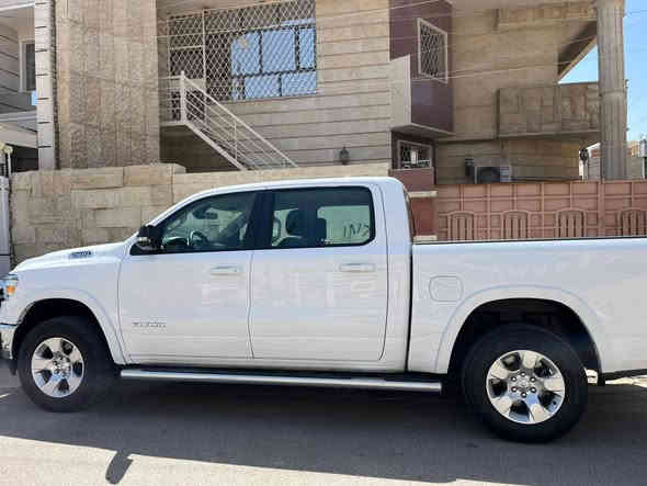 للبيع او مراوس
رام بك هورن 2021 وكالة هارلم
RAM BIGHORN 2021
باب طويل بدي قصير ( المرغوب)
 مكفوله كفاله عامه
رقم اربيل وتحويل ثاني يوم
  ماشية 106 الف كيلوو
محرك 8 سلندر 5700 هيمي
سياره فور ويل 4x4
1- نظام ال etorque نظام تقليل من صرف الوقود 
2- تشغيل عن بعد
3- مقعد السائق كهربائي
4- حساسات اماميه
5- حساسات خلفيه
6 - الصندوك مغلف من الداخل
7- الشباك خلفي كهربائي
8-امكانيه تعديل ارتفاع دواسات البانزين والبريك كهربائياً
9- هاند بريك كهربائي
10- نظام خرائط GPS
11- كامره دوارة 
12-شاشه كار بلي
13- فول تحكم ستيرن
14- تبريد امامي + خلفي
15- مانع تصادم خلفي
16- مرايا مع خاصيه التعتيم الذاتي
وبعد بيه اهواي مواصفات
 السيارة كاملة مابيه اي نقص

السعر 31٫500 $
 ***********
بغداد حي الجهاد -- حي الحسين
