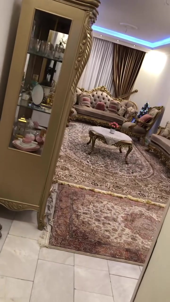 شقة للبيع مساحة 195m طابق ارضي للبيع مؤثث كامل او بدون اثاث
للاستفسار
*********** ابو رامي
