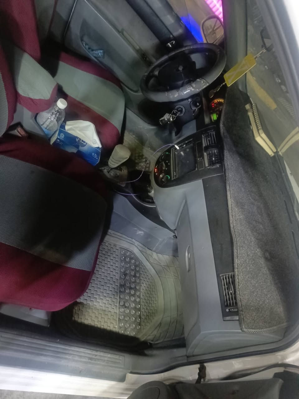 السلام عليكم اوبترا للبيع 
موديل 2009
كير اوتماتيك 
كير مكينه تبريد خير من الله بيها تبديل جامبلغات امامي فقط بدون دواخل كهربائيات كلها شغاله وبأسمي تحويل مباشر 
السعر 68 بيها مجال بسيط 
العنوان بغداد الجديده 
رقم الهاتف ***********
