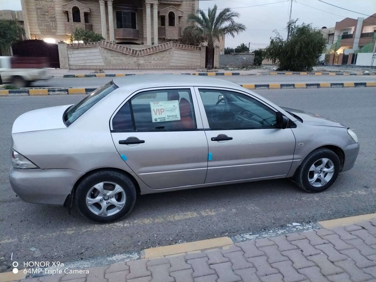 سلام عليكم البيع وبسعر مناسب 65 وبيه مجال  مسيبوشي 2005 كير وتماتيك بدون عيب محرك لا تبخير ولاتقيص صدر جديد تخم تاير جديد صبق بيها بنيد مرشوش بدون دواخل وقطعتين اني رشيتن أثر جلح رقم نينوى مميز  دولي هزه جديده القايت 27 سنوية القايت 30 تبريد شقال تدفيه شقاله سياره وضع شركة الكهربيات كله شقاله جوم كهربائي ربعتهن محرك 16 المرقوب سياره ماتحتاج مصرف مكان تكريت الديوم السعر 65 وبيه مجال رقم تلفون ***********
