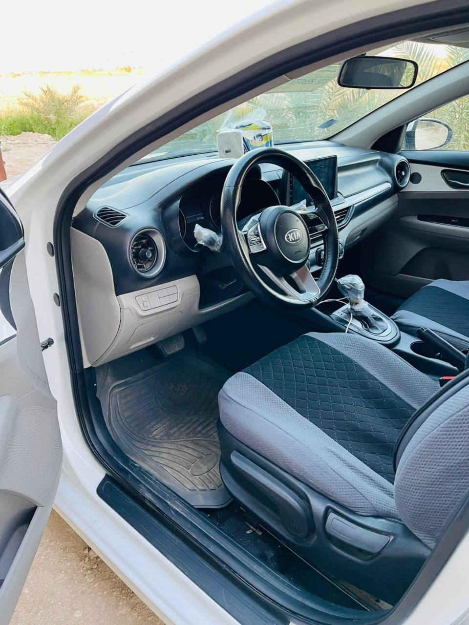 للبيع كيا سيراتو خليجي موديل 2021 حره كفاله عامه جديدة ماشيه ٧٠ الف قابل للزياد
رقم مثنئ بسم راعيه شخصيا مكانه سماره سونار داخل المنشور.         سعر سيارة.  160.  مكلف بنشر

تواصل أكثر تصال على الرقم *********** تواصل خاص
