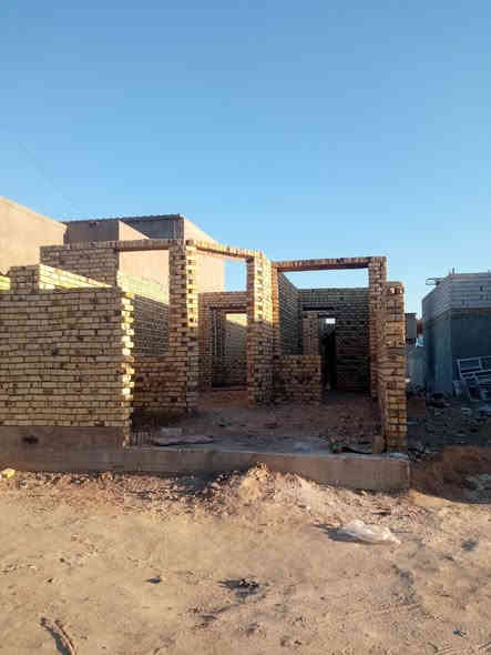 هيكل بشارع المعمل قرب معمل باته مقابل شارع المطار خلف الجامع يبعد عن شارع المعمل 100 متر تقريبا اني كايل بالفيديو 200 اخطأت مساحة الهيكل 130 متر نزال 20 عرض 6 ونص عالي عن الشارع خريطه كلش حلوه موظحه بالفيديو سعره 25 
للاستفسار ***********
