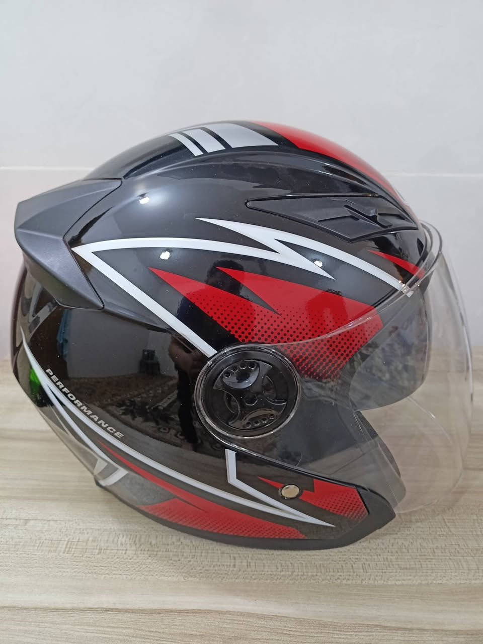 سلام عليكم
خوذة بهذا الشكل واللون المميز تحتوي على نضارة و نشرة تحذير خلفية شحن و قياسها XL سعرها 25 الف متوفر توصيل جميع محافظات العراق


**إذا كنت صاحب هذا الإعلان وتريد حذفه لأي سبب، رجاءا أرسل رسالة إلى الدعم الفني**