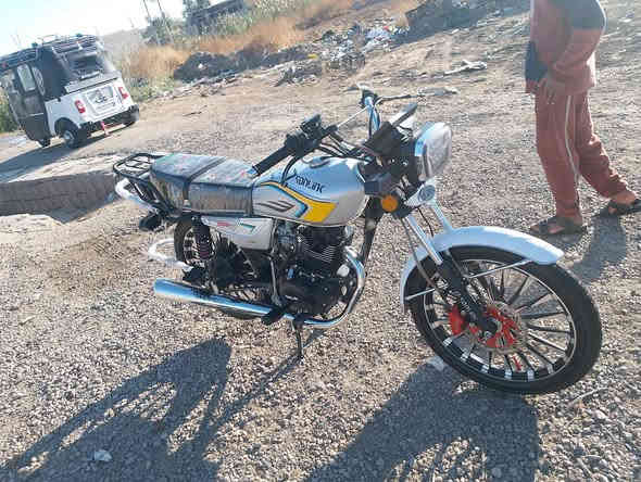 دراجه للبيع كفاله عامه موديل 25  كلهه شغال

 مابيها اي نقص وراق بيها. بصمات كامله ❤️️

سعر 800 بيها مجال قليللل 💕👋

مكاني ديالئ خالص هبهب 💕👋

رقمي ***********💕👋
