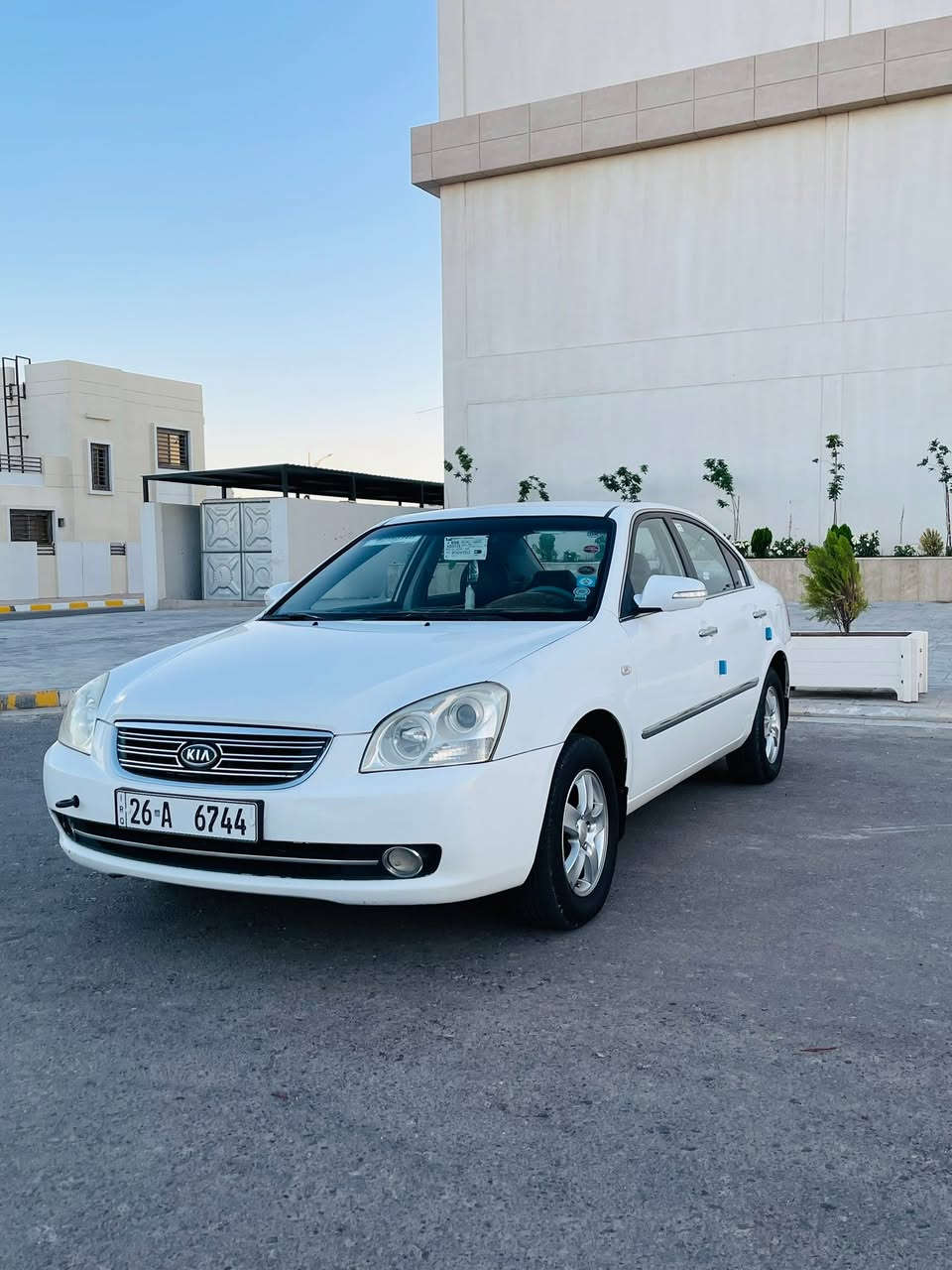 السلام عليكم للبيع كيه اوبتمه موديل 2008 محرك 2000دوش كير ومحرك شرط 
ممفتوحات تبريد ثلج 🧊 تدفئه 🔥 صدر امامي خلفي شرط تخم تاير جديد كهربائيات كله شرط ماشيه 224k مكفوله من الصبغ والبارد والتبديل سياره بعده عل وضع الشركه رقم صلاح الدين دولي سنويه جديده شرط التحويل والغرامات سعر(97)وبيه مجال اعتذر عن الاقصاط 
والوعده مكاني تكريت 
للستفسار ***********
