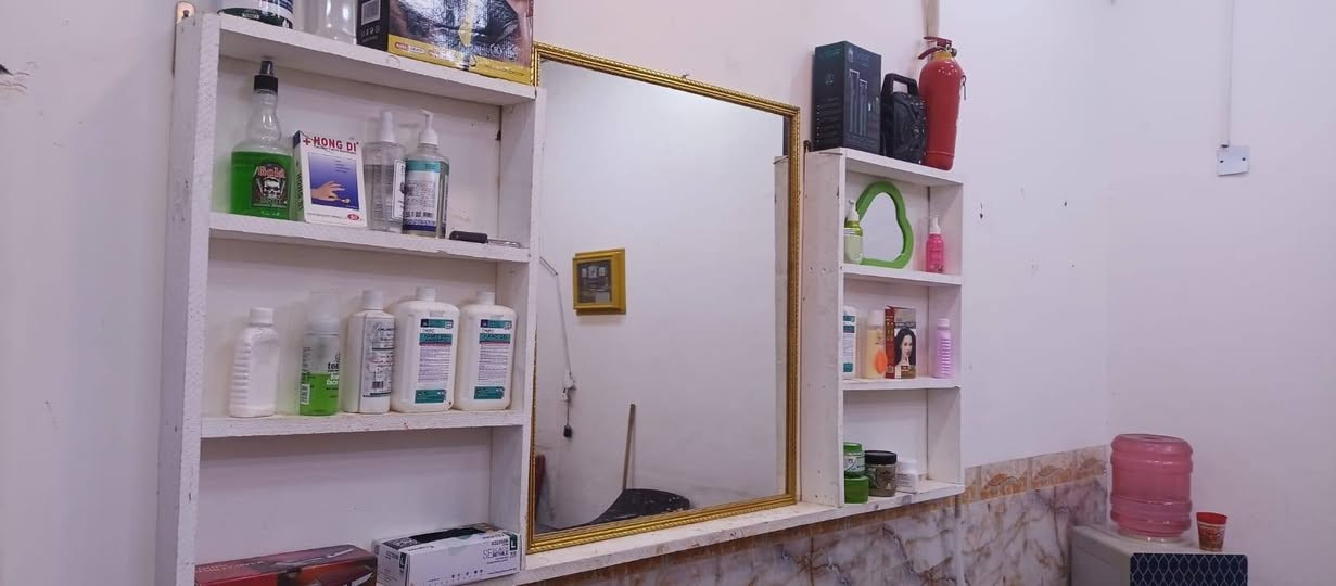 ***********
محل كامل للبيع 500بي مجال
