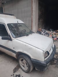 رينو موديل ٩٦ • بطارية جديدة • دواليب جديدة