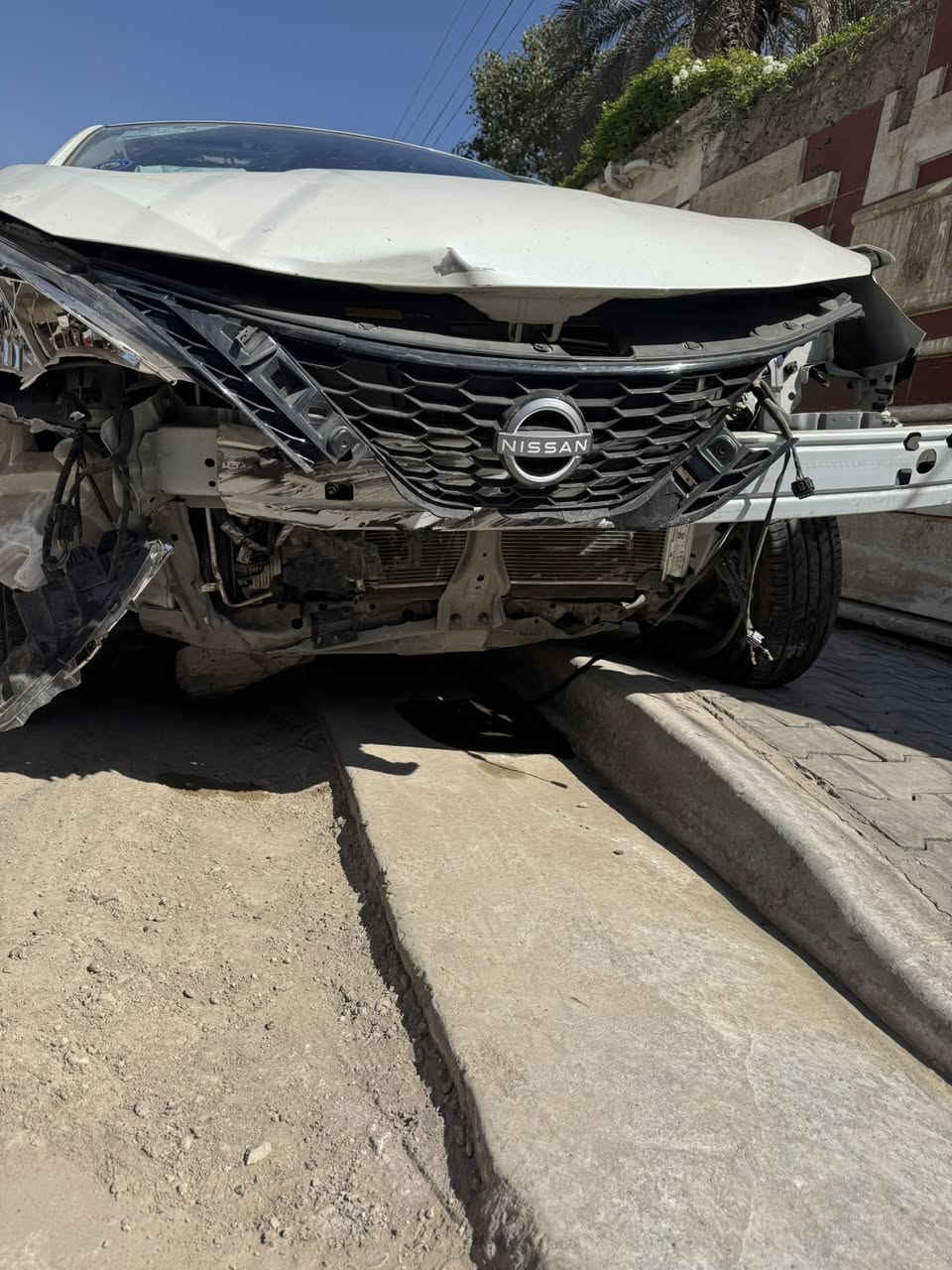 السلام عليكم سياره مبيسان سينترا موديل 2025  ماشيه 8000 سياره باسمي للبيع  مكان سياره بغداد للتواصل ***********
