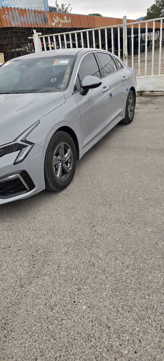 متوفر مجوعة سيارات غاز وبانزين .كرنفال بانزين ابيض فتحات.كرنفال اسود ٢٥ بانزين.كيا بنكو غاز.K8 شكل جديد K8 شكل قديم.K5 .كيا بنكو غاز كير عادي .العنده كتاب شهداء يتواصل مع المعرض ***********
