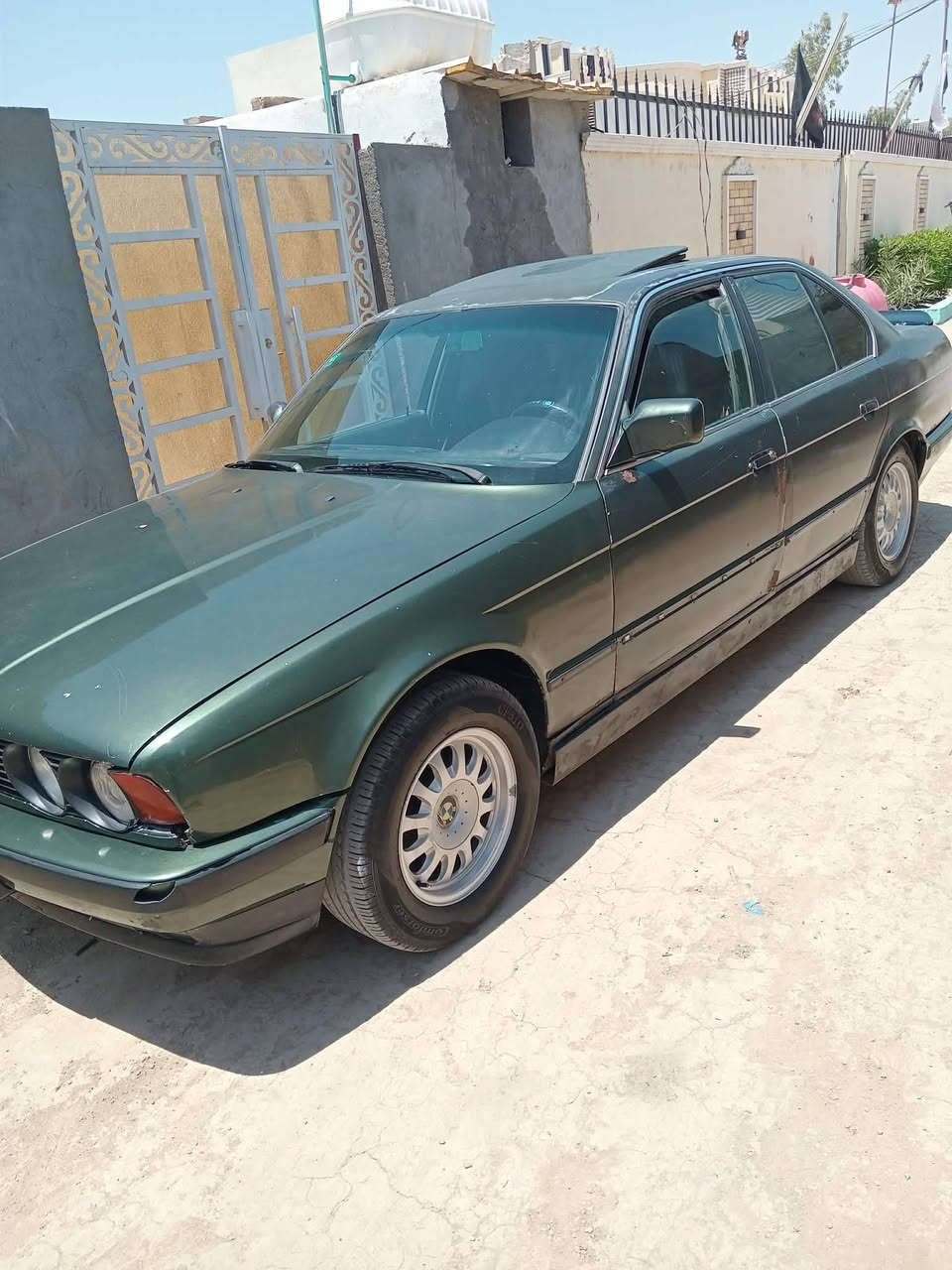 السلام عليكم بيع مستعجل بيئم موديل 92 كير ومحرك خير من الله محرك مفتوح كير عادي تخم تاير جدد داخل حلو دوشمه جديده رقم بغداد نكليزي تحويل مباشر سياره حلوه وخير من الله وين يعجبك طلع بيه سعر 37 وبيه مجال مكاني بابل رقم الهاتف ***********

