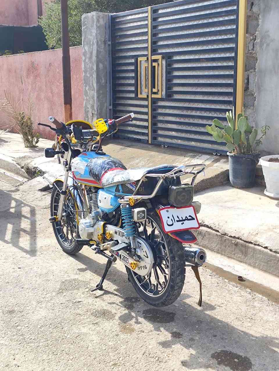 سلام عليكم(نامه برو 2025) دراجه من اكول خير من الله صدك خير دراجه سبانه ما مدود عليه هاي صور دراجه وهيه تحكم لان شكتب عليهه كلش قليل بحقه (وشرط دراجه زامط بيهه معدل 135 وشلعه ولون مميز لون مائي مو بحري )  مما متواجد ع فيس
للاستفسار ***********
