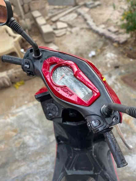 سلام عليكم للبيع دراجه سكنس موديل ٨١ دراجه جديده مابيه اي نقص كامله عله اخر حبايه اوراق كامله مكاني حي الجامعه السايلو السعر ٤٠٠وبيه مجال بصيط***********
