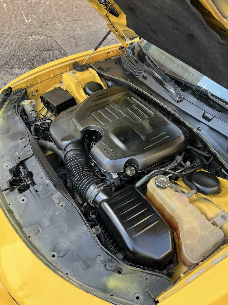 دوج جارجر  موديل 2017
سياره فول مواصفات  بدون سقف سلايت
تخم تاير جديد 
سياره رقم إنكليزي سنويه و رقم جديد
سياره فول كماليات  
حادث خفيف بس صندوك من جوه شويه
وجانب الايسر يوجد صبغ 

***********
