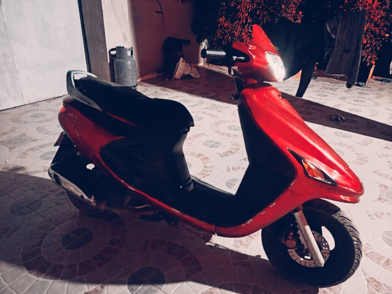 فراشه للبيع مال حاويات ماكينه ما مفتوحه واتساب ***********
