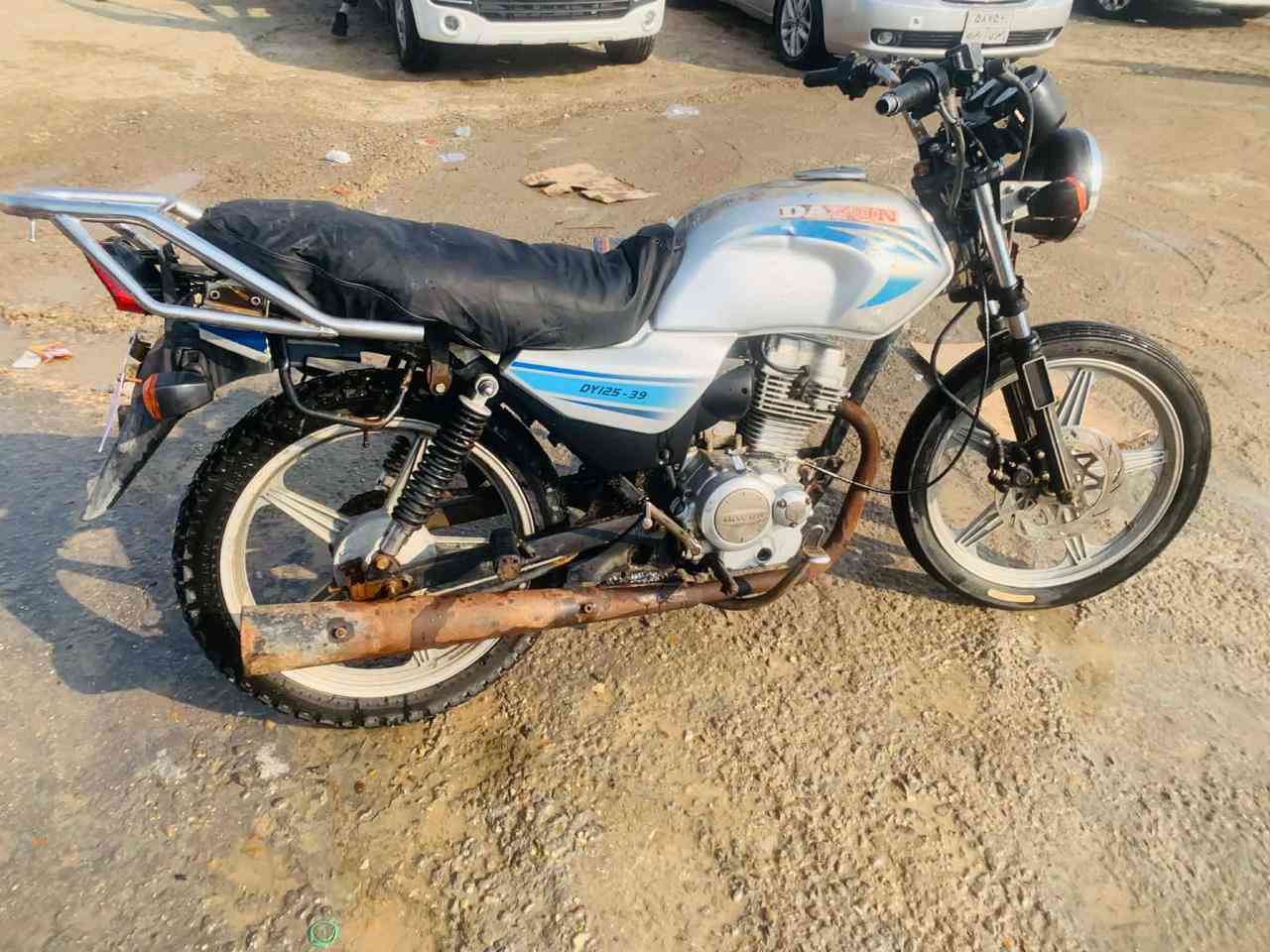 دراجه دايون للبيع عايزها ترتيب قليل 
الدراجه اوراق شلعه ومعدل فول 
سعر 400 وبيها مجال المكان حله الحمزه الغربي
رقم الهاتف ***********
