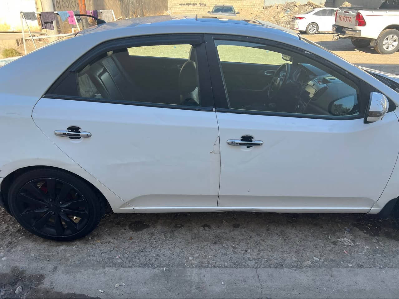 سلام عليكم سياره كيه سيراتو موديل 2011 سياره فول موصفات بصمه سليت سياره بي قطعتين وجاملخ امامي شبر تعديل بارد سياره جاهز بيع أو مراوس بس رقم قديم كير مكينة شرت  حسب طلب سعره85 ورق بي مجال بسيط الي يريد يخابر ع هاي رقم  *********** *********** كركوك, العراق
