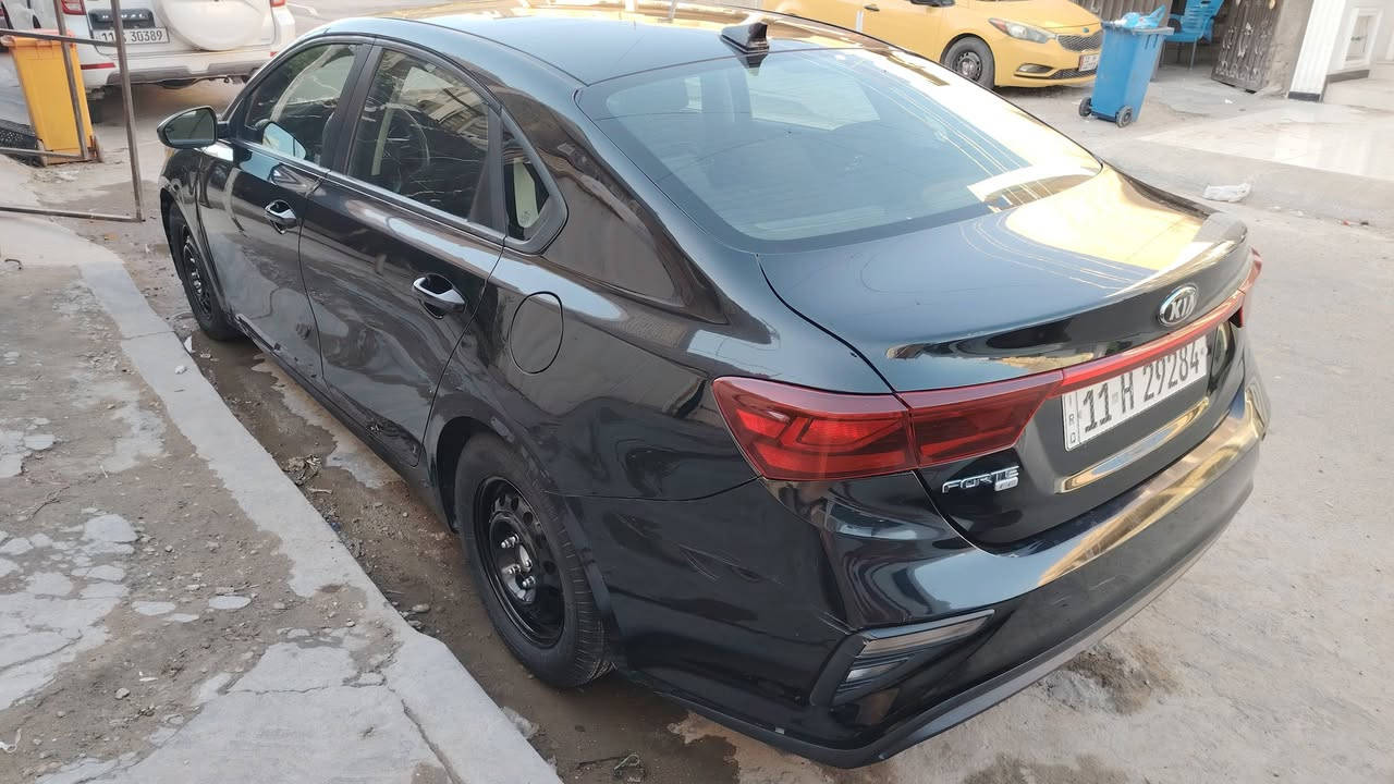 سلام عليكم اخوان فورتي ١٩ محرك ٢٠٠٠ دوش وكير عادي وتخم ويل وتايرات جديد جاهزه صدر كهرباىيات تبريد ثلج بغداد بسمي عارضه ١٠٧ مكاني بغداد البياع الشراي يتصل *********** وترهم مراوس حسب القناعه
