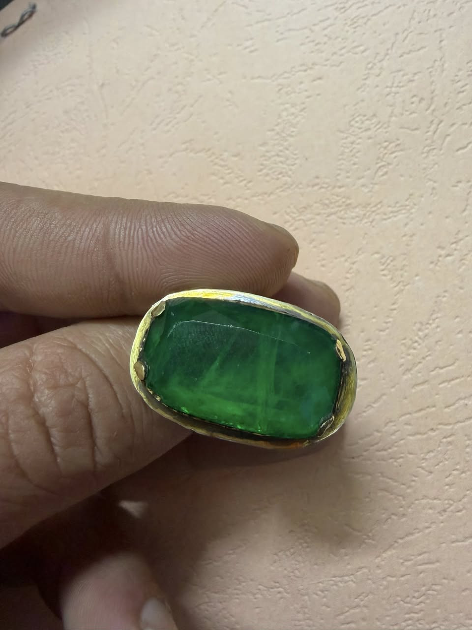 السلام عليكم
خاتم زمرد روسي للبيع صياغة فضة يدوية ثقيلة مطعم ب نحاس تحفة
قياس ٢٠-٢٢ 
مكاني بغداد
شراي يتصل ***********
متواجد مازنجر وواتساب

