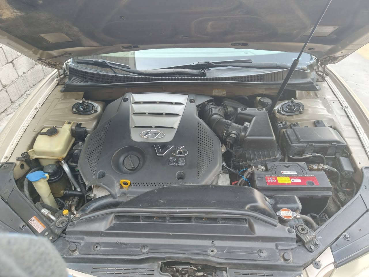 ازيرا 2008 أمريكي محرك 3300
رقم بغداد إنكليزي باسمي السنوية نافذة اليوم انتهت 
مواصفاتها معروفة فول
السيارة جاهزة اللاخير ما بيها نقص 
كير جديد 
تخم تاير جديد 
حدادية جديدة 
ادامة للمحرك جديدة 
المكينة بيها فقط صوت راجز أول ما اشغل ثواني ويروح 
مكفولة من التنقيص والتبخير 
بيها صبغ أقل الاحزام جمالية ابيع احزام 
سونر مرفق مع الصور 
ماشية 128 ألف 
السعر 88 بيها مجال 
مكاني بغداد حي البتول 
رقم الهاتف ***********
