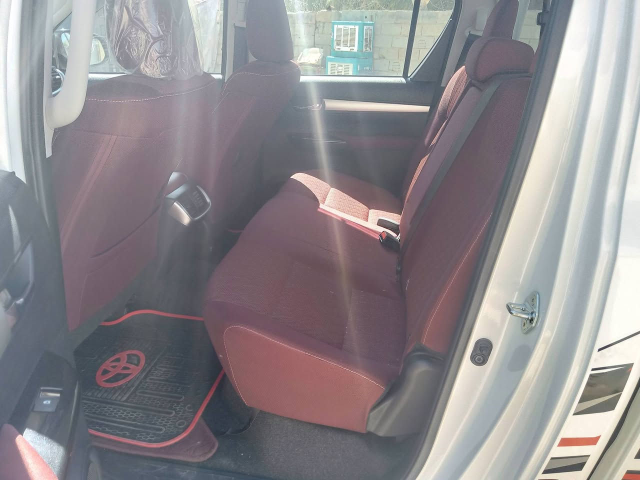 للبيع 25موديل كفالة عامه رقم بغداد زيرو ماشيه 6الف مكان السياره دوانيه سعر 435وبيهه مجال ***********
