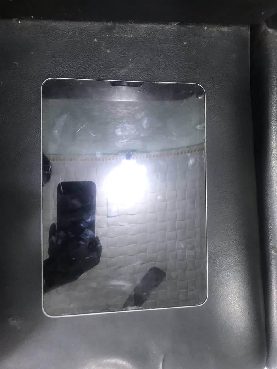 السلام عليكم ايباد بروm2 للبيع                                   ***********
