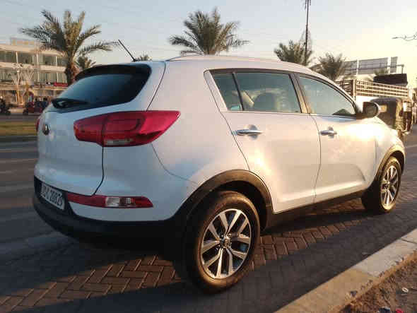 السلام عليكم 
سبورتج موديل 2016 سياره بيهه ضربه بخشم الچاملغ الايسر ومبدل الچاملغ والبنيد اصلي بس مصبوغ ومباوكين شويه من الچاملغ الايمن السياره كفاله عامه عده الضربه سياره جديده على وضع الشركه تخم تاير جديد حداديه امامي وخلفي جديد كهربائيّات كلهة شغاله سياره مال جناي غرفه جديده شاشه وكامره دواره وتحكمات ستيرن ترايك وين ما يعجبك مكينه وكير جدد سياره مال جناي تحويل ثاني يوم 

العنوان بغداد 
السعر 140 وبيها مجال للطيبين 
***********
