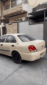 نيسان سةني تةكسي موديل ٢٠١٠ دوو پارچةو نيوي بوياخه سةنةوي رةقةمي بةسةر چوه  گيرو مةكينه بةشةرت گري عادي 
شوين:كةلار
نرخ:١١٣مةجاليكي كةم
***********
"""گورينةوةش دةكةم بةسيارةي خسوسي""
