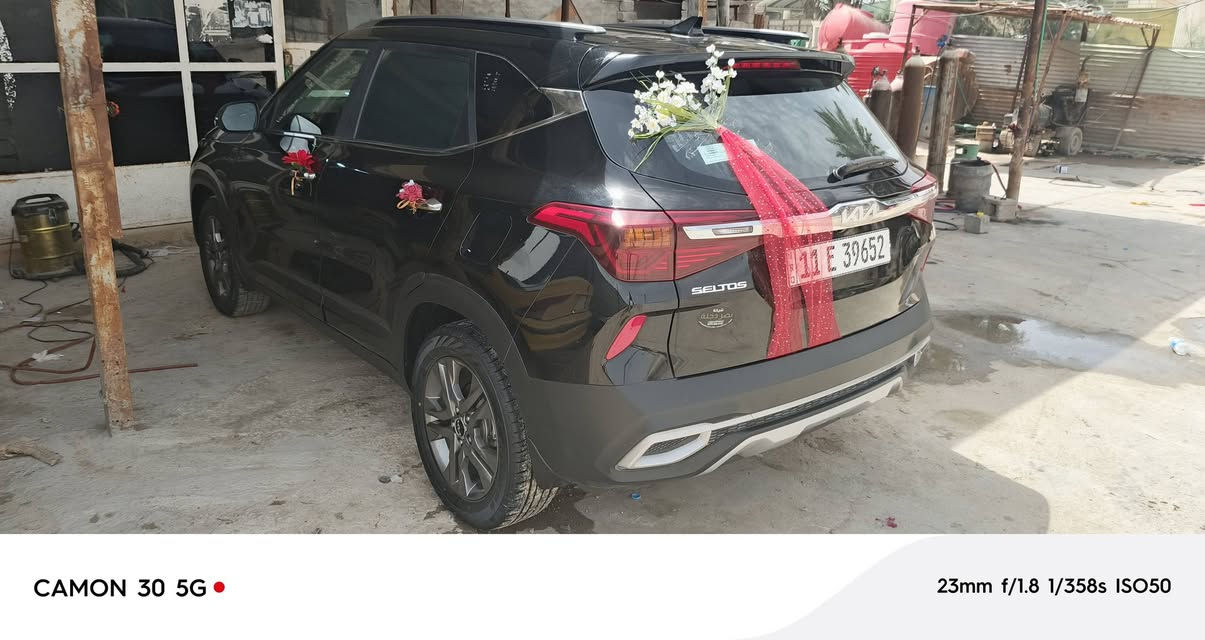 سليتوس مراوس ب 7راكب بعدها بالضمان 23 الدولية محرك دوش تنفس طبيعي 1600 يعني بانزين عادي وكير اي تي ام 6 نمر و 6 وضعيات قيادة  رقم بغداد باسمي هزة جديدة وين تريد تتحول السيارة فول مواصفات خاصة أعلى فئة والخليجي ل 23 مو صيني السيارة مختلفة جذريا عن الصيني من كل النواحي البجم والدفيوزر والترايش  الجانبية وإطارات  الابواب والجام كلها بيانو بلاك ونيكل و الدواخل جلد وبيانو بلاك  كلها من كشنات وأبواب و  فتحة و بصمة و  تشغيل عن بعد و شحن واير ليس حساس امامي خلفي وكامرة و لايت زينون وبروجكتر زينون  و لدات  نهارية و بك لايت لد  ولايت إشارة لكزس  يدأت نيكل مرأة اوتو دم ترحيب مرايات كهرباء لونها مميز  اسود ملكي لامع كشنات وبطاين ابواب  ابيض نشرة الوان بلادي مع الموسيقى    
 في الجوانب السفلية للدشبول وبعد فيها هواي مواصفات اخرى السيارة اعتمادية واقتصادية جدا سرعة وانطلاقة وثبات وقوة .    مراوس ب 7 راكب .*********** واتساب
