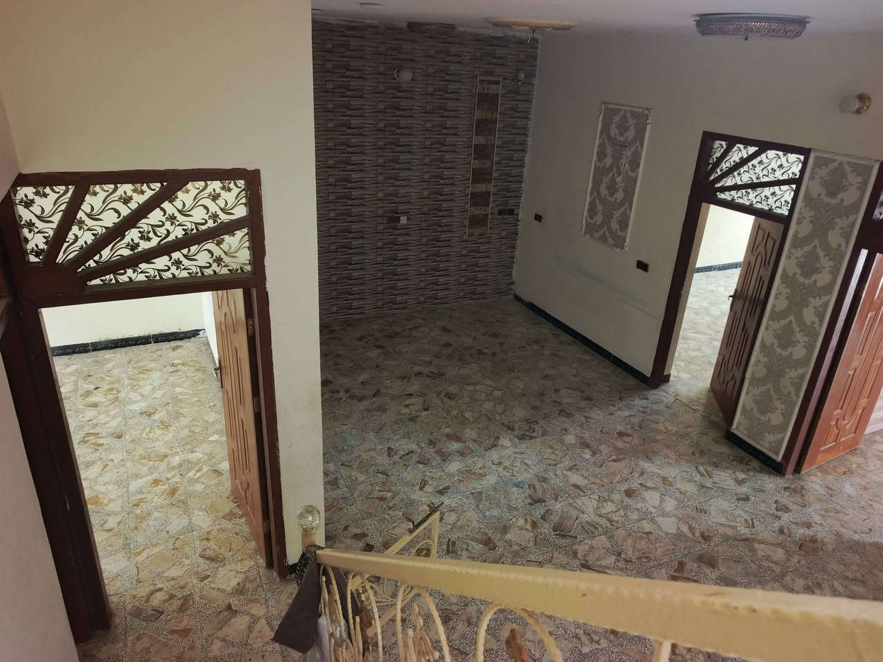 ✅للبيع دار سكن طابو صرف 
✅المساحة 237م +فضله 
✅الموقع حي السلام 
✅بناء حديث طابوگ صب كونكريت 
✅البيت جاهز غير مسكون حالياً 
✅يتكون من غرفتين وصاله ومطبخ وبراني وصحيات 
✅الفيديو والصور أدناه يوضح كافة تفاصيل البيت 

♦️للاستفسار مراجعة مكتب الضامن للعقار الشارع التجاري مقابل منفذ المعرفه أو الاتصال 📞 
*********** واتساب 
***********
