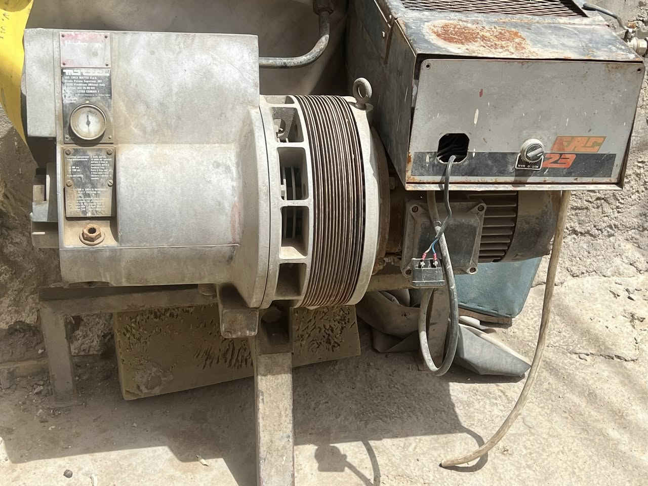 كمبريسر ثري فير 7 ونص احصان بي مجفف بي بطل 300 بس ممكن أشدله اكبر مكان بغداد الشعب
‭0787 987 7999‬
