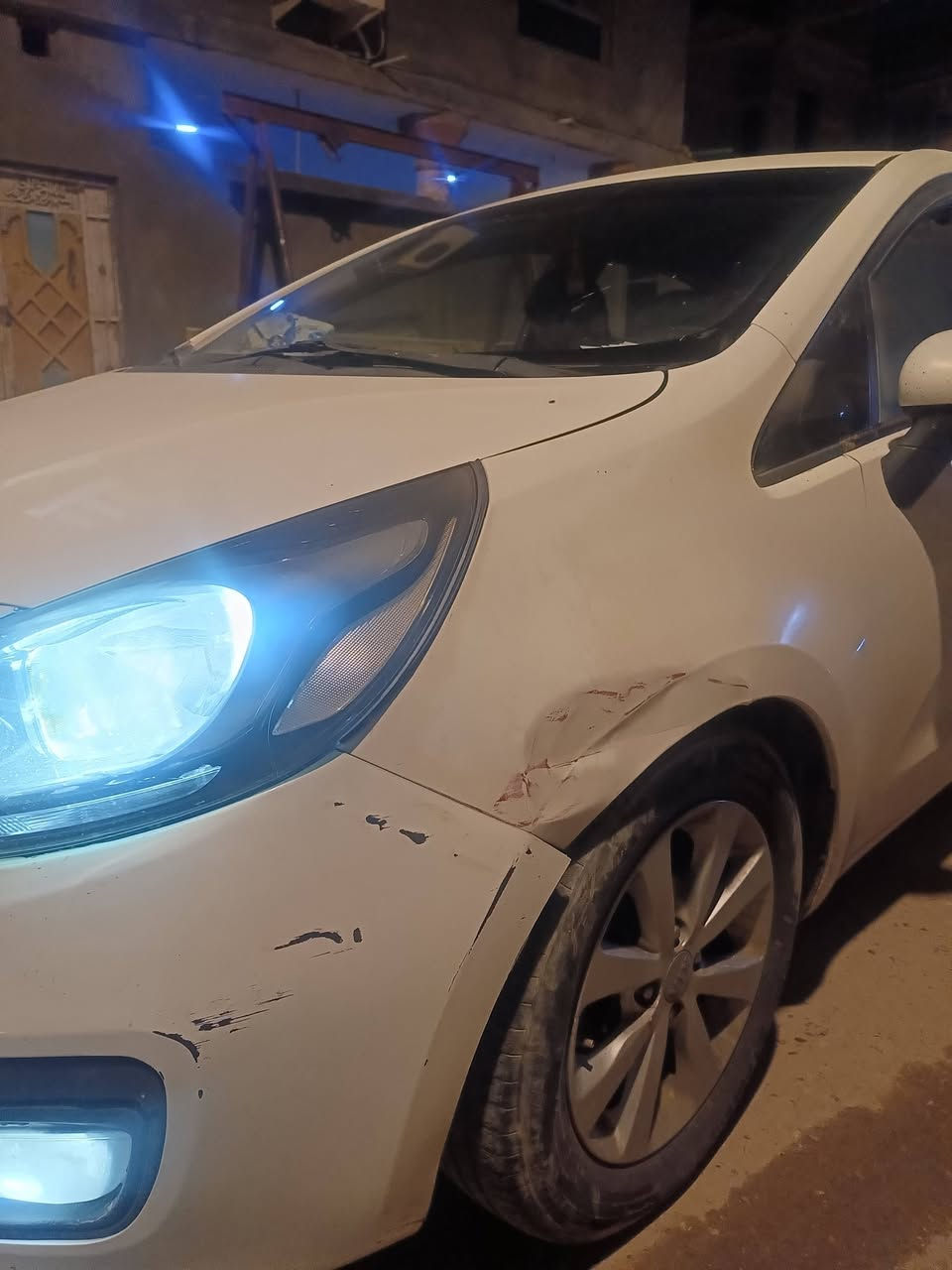 السلام عليكم
كيا ريو 2014 وارد خليجي 
تبريد مكينة كير كفالة 
بيها ضربة بالجاملغ الايمن والايسر مثل ما موضح بالصور
ومابيها ولا قطرة صبغ 
محرك 1600
سنوية بأسمي تحويل ثانيوم
السعر 83 وبيها مجال قليل 
واتساب ***********
