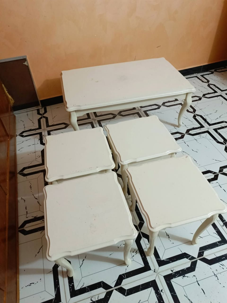 للبيع معرض إيطالي مع طبلات 
واحده كبيره او اربعه اصغار


**إذا كنت صاحب هذا الإعلان وتريد حذفه لأي سبب، رجاءا أرسل رسالة إلى الدعم الفني**
