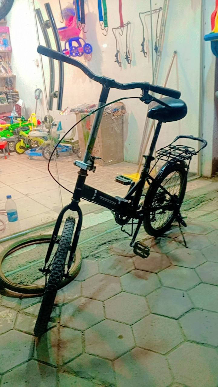 باسكل تكسي باله شغال 
مكاني داموك شارع عمارة كاضم عبيد
***********
