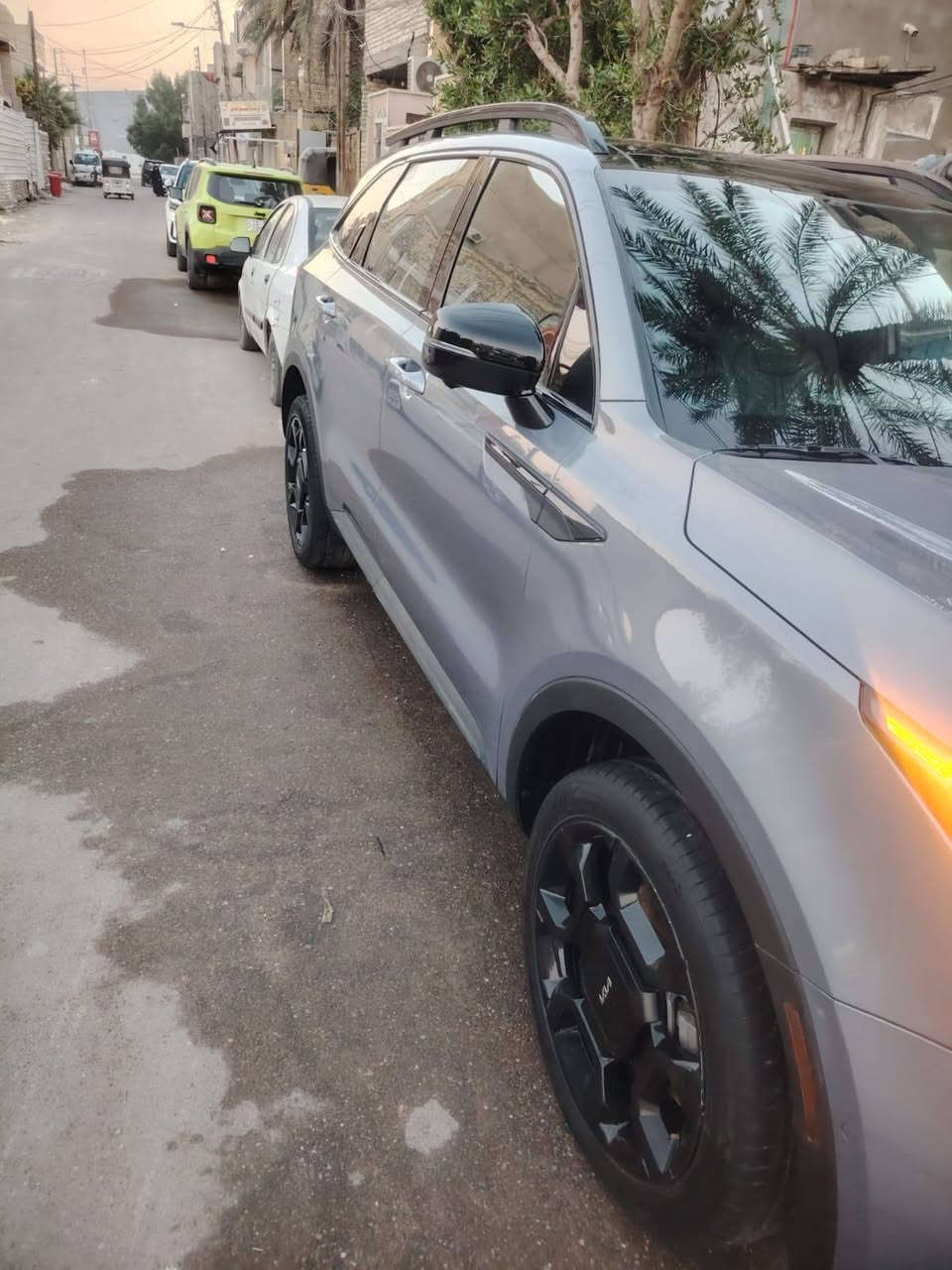 سورنتو 24 SX برستيج
1-فور ويل
2- بصمة تشغيل و أبواب 
3-سقف بانوراما
4- شاحن لاسلكي
5- انارة داخلية لد
6- كشنات جلد كهرباء وتدفئة تبريد
7- تدفئة مقود
8- تحديد مسار وسرعة 
9- اوتو هولد
10- رادار مع كامرلت 360 درجة
11- مقاعد VIP
12- خمس وضعيات قيادة
13- صندوق كهربائي
14- تشغيل عن بعد
15 - مكينة 2500 تيربو
السيارة وارد امريكي دخلت للعراق شهر 9 ماشية حاليا 12500 km وبعد هواي بيه مواصفات حادثها كما موضح بالصور بدون ايرباك
السعر 320 ألف وبيه مجال
***********
