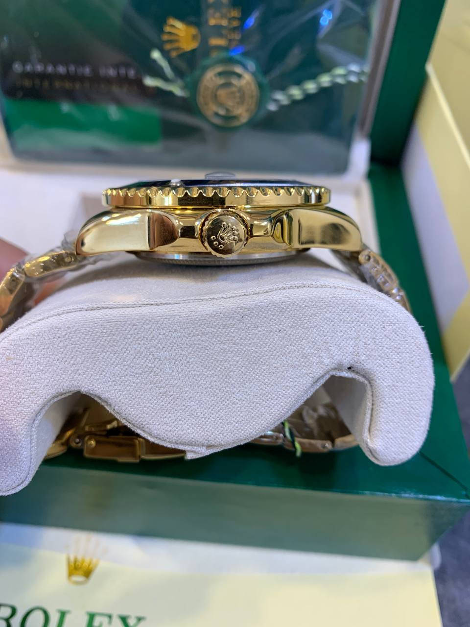 حتى اذا متشتري لايك منك دعم الي واكون ممنون الك
رولــ..يكس سبمرينر مختومة ذهب عيار 18 مختمة من كل مكان وزن ثقيل رنك دوار وعداد شهري مقاومة للماء زجاج زفير ضد الخدوش اميال وارقام لامينوس تجي مع كافة الملحقات ( علبة+ كرت ضمان لمدة سنتين+ ) مزاد يبدي من 50 اي رقم جوه 50 ممحسوب مزاد لحد 5  ينتهي
توصيل 5 لجميع محافظات العراق


**إذا كنت صاحب هذا الإعلان وتريد حذفه لأي سبب، رجاءا أرسل رسالة إلى الدعم الفني**