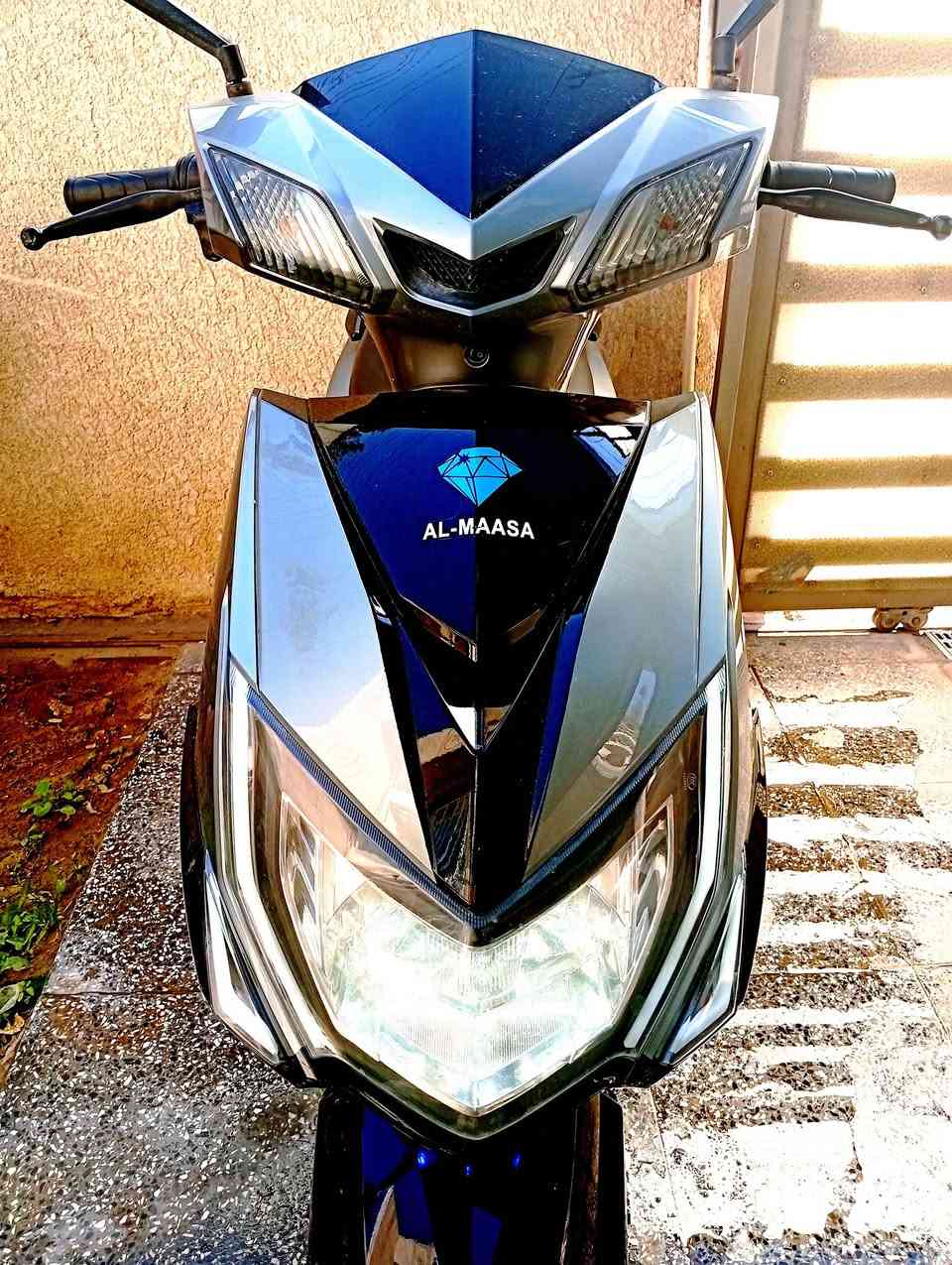 السلام عليكم دراجة سكنس شحن الماسة ملف 3000 بطاريات نص عمر تمشي 15 كيلو السعر 450 وبيها مجال بسيط العنوان بغداد جكوك موبايل 
*********** يوجد واتس اب
