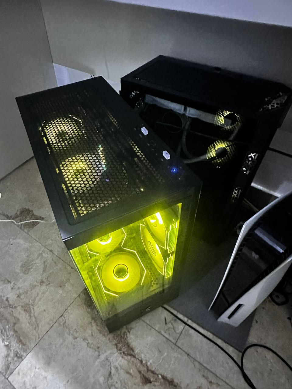 السلام عليكم كيس للبيع
RTX5060 8G 
R5 5500
Ps 750w gold 
RAM 8*2  3200hz RGB
AIR COOLER SAMA RGB
MB ASUS B450
M.2 1T
الكيس صارله شهر عندي من تاريخ الشراء كلش نضيف
السعر  وبي مجال1200
مكان بغداد الغزاليه
***********
اتصال او واتساب
