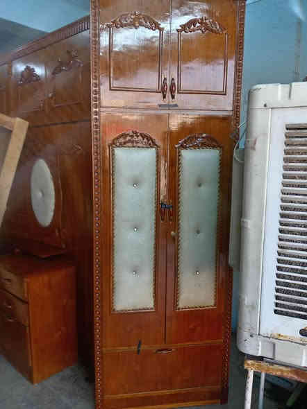 غرفة ٥باب ملحق صاج شغل مرتب جاهزة جدا نظيفة السعر ٦٥٠قفل تواصل خاص ***********
