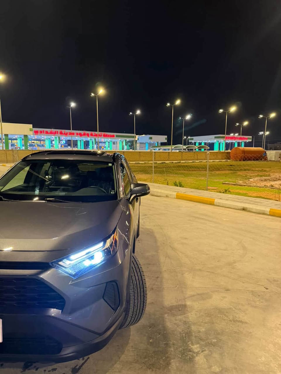السلام عليكم تويوتا RAVE4 2024 فول مواصفات رقم اربيل بأسمي ماشية ٣٥ الف كيلو حادثها موضح بالصور للبيع او مراوس ببرادو حديث  السعر ب٢٣٣ ورقة وبيها مجال بسيط للاستفسار على الخاص او الاتصال على ***********
