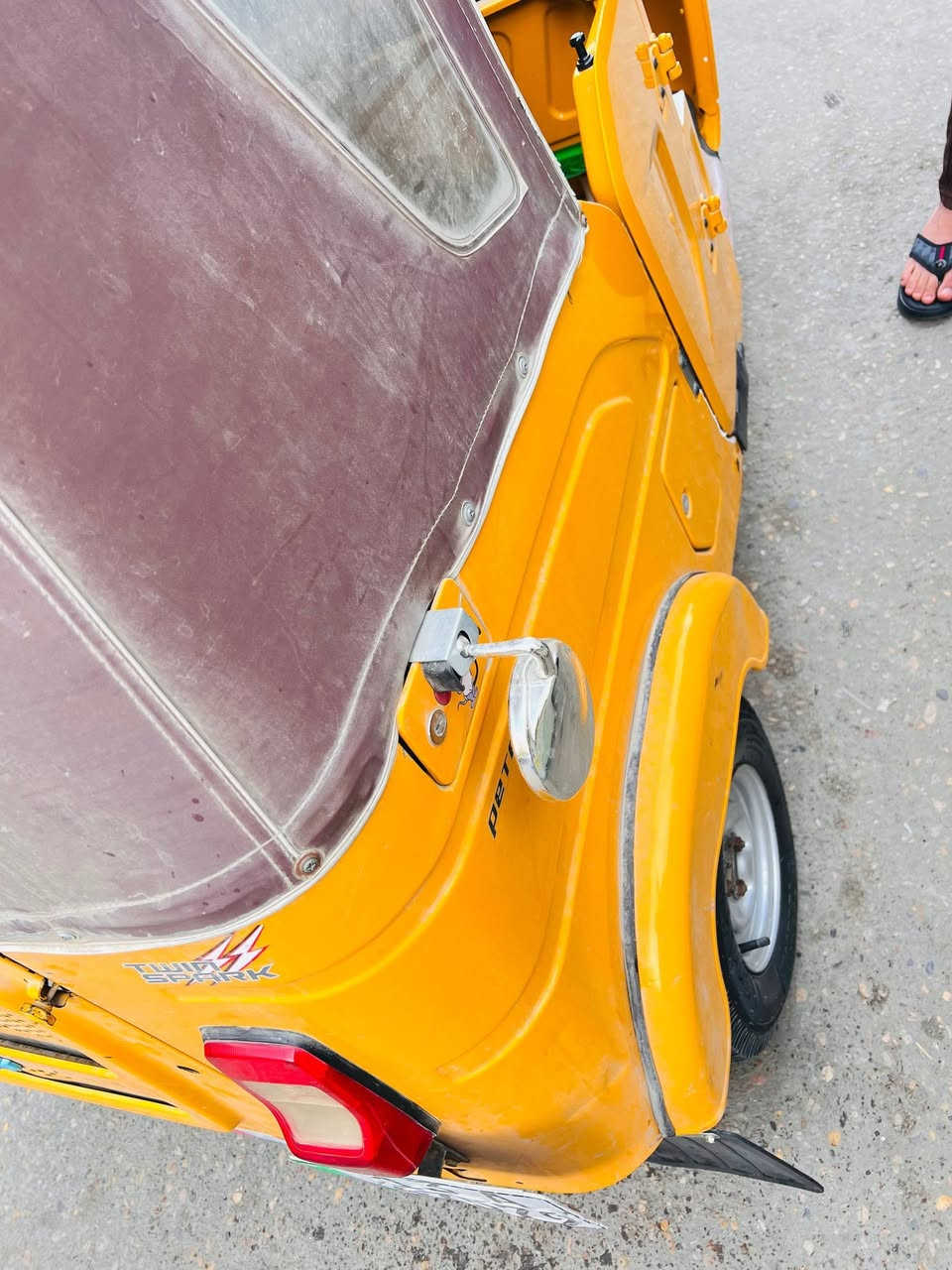 تكتك لبيع ليموني رقم وسنويه 22شهر لعاشر سعر 8900وبيه مجال قليل كلش ولمو شراي لاينتصل***********🖐
