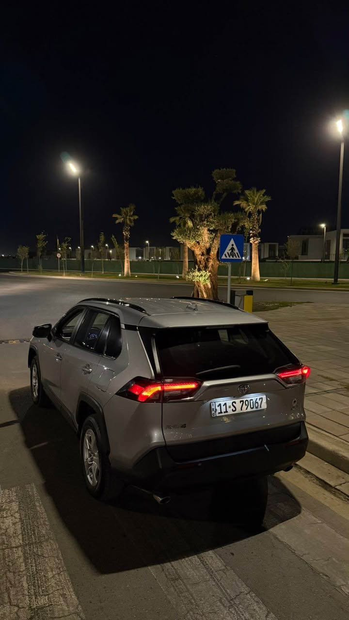 السلام عليكم راف فور موديل 2022 فئه XLE  فول مواصفات 
الكاميرا الخلفية

الكاميرا 360

باب خلفي كهربائي

تدفئة المقاعد

مستشعر وقوف السيارات

شاشة

فتحة سقف

وسائد هوائية 2

مقاعد كهربائية

مصابيح زينون أمامية

الوسائد الهوائية 8

البدء عن بعد

أبل كاربلاي

مقاعد الصف الثالث

الدفع الرباعي

ذاكرة المقعد

تبريد المقاعد

رادار

عجلة القيادة ساخنة

مراقب النقطة العمياء  
شاحن لاسلكي

مصباح ضباب

مصابيح أمامية LED

مساعد صعود التلال

مثبت السرعة

أندرويد أوتو

تبريد خلفي

 حادثه جاملغ صبغ  و شويه بالبنيد فقط  بدون ايرباك ( يعني  الايرباك مطاك )  شواصي لغد كلها مكفولات 
 العنوان بغداد اليرموك *********** بغداد, العراق
