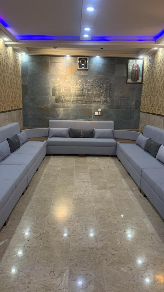 اعلان مميز 
دار 🏠 سكن للبيع 
طابو صرف 
مساحة الدار ٢٤٣ متر واجهية ٩ ونزال ٢٧
يحتوي على كراج يكفي لسيارتين مع حديقه
يتكون من طابقين الطابق الاول
هول زائداً  استقبال ٨ ونص متر
صالة جلوس كبيره مع صحيات  وغرفة نوم مع ترك خلف الدار لاغراض الطبخ والخبز
الطابق الثاني يحتوي على ٤ غرف 
العنوان الزعفرانيه دور المعلمين خلف سوق الكبيسي او سوق الهوى قرب مدرسة الشرق
محله ٩٦٢ 
الشارع بعرض ١٢ متر 
للاستفسار والطلب يرجى التواصل على رقم صاحب الدار 
***********
