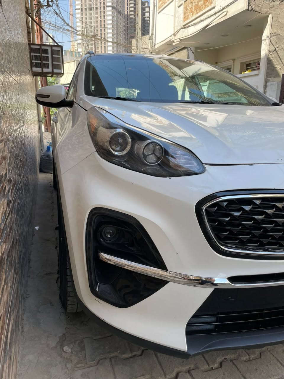 السلام عليكم كيا سبورتج موديل 21 وارد أمريكي 
رقم بغداد 
مواصفات السيارة 
بصمة تشغيل 
بصمة أبواب 
جنطه كهربائيه 
رادارات 
كشنات جلد 
شاشة كبيرة 
محرك 2400 
ماشيه 38 الف 
حادث السياره تبديل جنطه وتعديل بارد بنيد بدون صبغ السياره 

موقع السياره بغداد الوشاش 
مكلف بل نشرالاتصال مع صاحب السيارة 
السعر 175 

0774 499 9188‬
