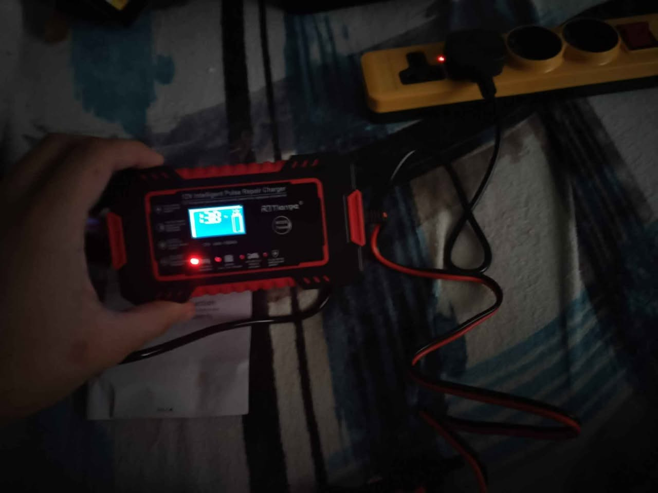 يشحن من 2.5 امبير إلى 100 امبير
فيه اربع وضعيات 
1-وضع بطارية السيارة 
2-وضع بطارية الدراجة 
3-وضع البطارية العادية 
4-وضع الإصلاح 
يوجد توصيل جميع محافظات العراق موصل, نينوى


**إذا كنت صاحب هذا الإعلان وتريد حذفه لأي سبب، رجاءا أرسل رسالة إلى الدعم الفني**