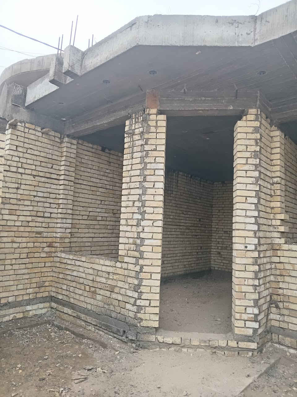 اسلام عليكم هيكل للبيع المساحه ١٢٥ مدفوع كافه الخدمات رقم العقار ٢٤٧٠ حي العسكري ال١٨ شغل درجه اوله سعر ٧٥ او بي مجال *********** ***********
