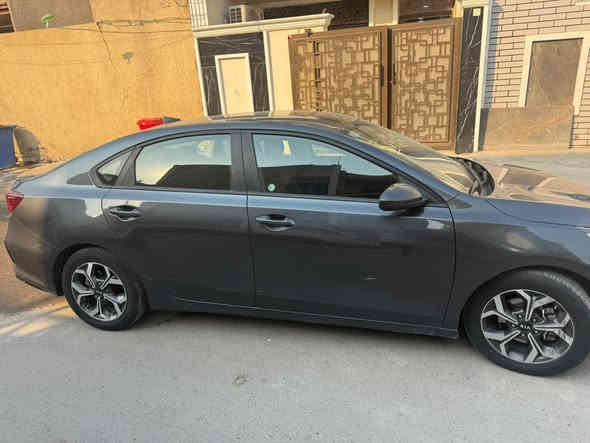 صايره بسعر اكسنت 
كيا فورتي 2019
رقم بغداد الجديد 
مواصفات عاديه 
سياره بيهة سونار 
وبيهة كم طخة معدلات وعندي صور قبل و بعد والطخات لي بيهة 
بيه طخه بين باب وبين چاملغ صفحه سكن وع كدهن نصبغ وبيهة چاملغ خلفي صفحه سايق صبغ 
سعر رقم 1 رد تلقائي
 اكثر اتصال ع هذا رقم ***********
