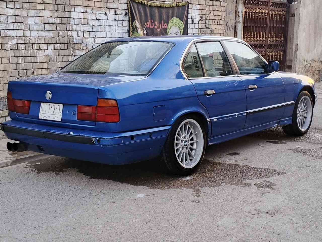 سلام عليكم بي ام 535 مفتوح سياره سياره مكينه كير خير من الله صدر نص عمر رقم ديالى شرط التحويل مصبوغه عام الجماليه مكفوله من الضربه  عوزها يده مال باب  السعر 40 وبيها مجال العنوان بغداد المعامل ***********
