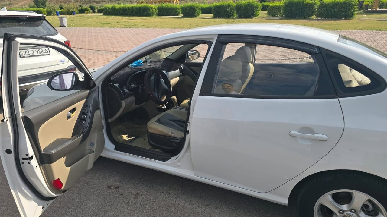 *🚗 للبيع - هيونداي النترا*

*الموديل:* 2011  
*اللون:* أبيض  
*الرقم:* دهوك  
*السنوية:* نافذة لغاية 2029  
*المواصفات:* سيارة نظيفة، جام أوتو، دواخل بيج، ويل كب  
*المكان:* الموصل

*السعر:* عند الاتصال وبعد المعاينة

*للتواصل:*  
📞 ***********  
📞 ***********  

الجادين فقط والمعاينة خير دليل.
