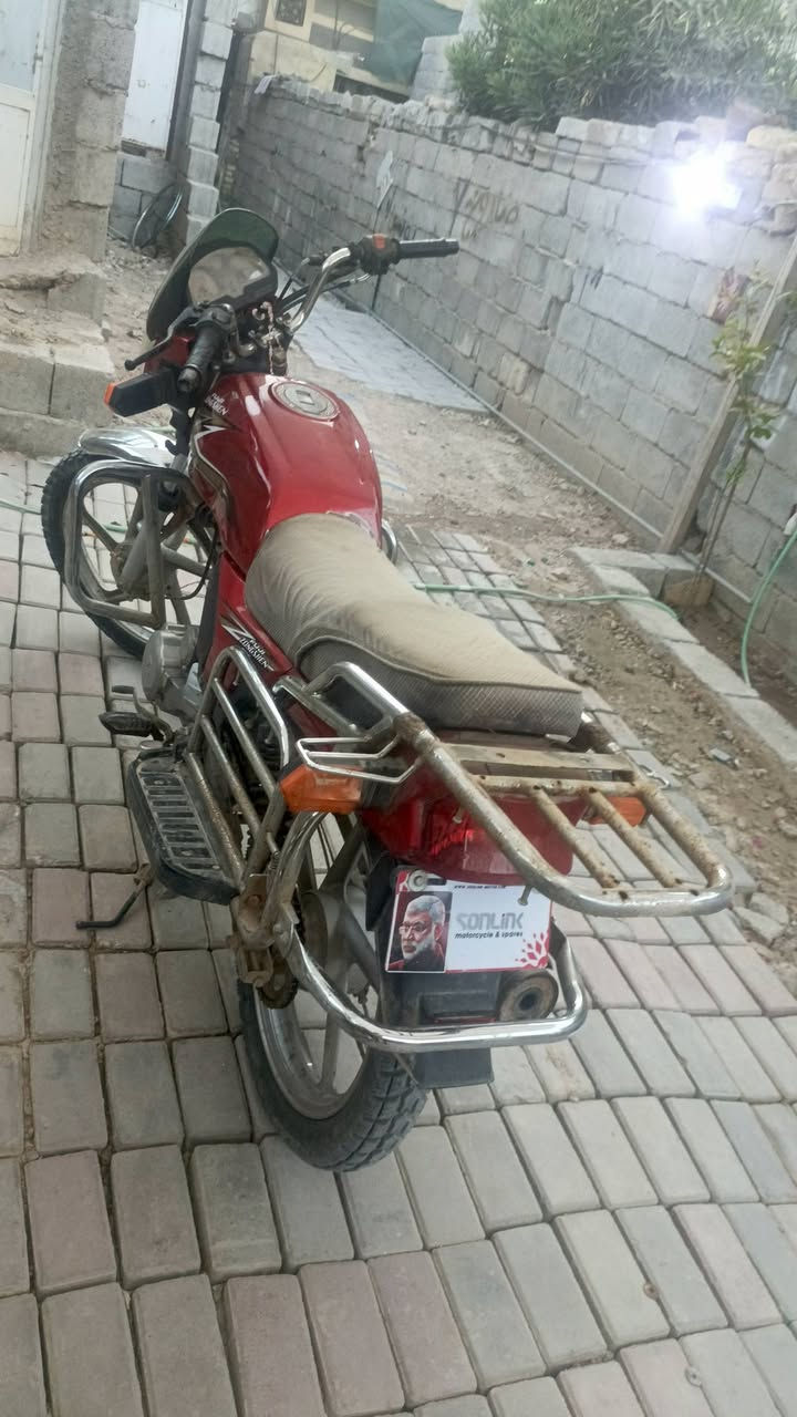 السلام عليكم دراجه فوجن موديل 20 دراجه محرك ناعم شعلعه ومعدل أوراق اصوليه بوجهك اترقم اصولي مو كلك تايرات جدد السعر 550 مكاني ديالى بعقوبه رقم الهاتف ***********
