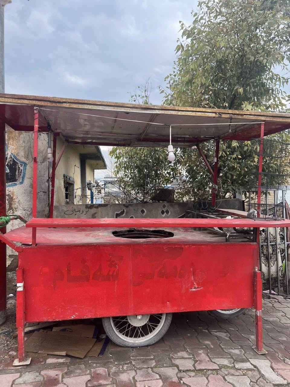 بۆ فڕۆشتن ماڵی کەسابەت حازر بۆ هەموو جۆرە کەسابەتێک یەک بۆیاخی ئەوێت لەگەڵ هەوای تایەکانی کێشەی تری نییە گونجاوە  200هەزار کەمێک مەعامەلە مشتەریت نامەبنێرە


**إذا كنت صاحب هذا الإعلان وتريد حذفه لأي سبب، رجاءا أرسل رسالة إلى الدعم الفني**